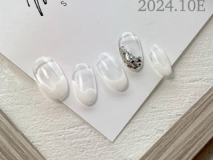 ★定額Eコース ジェル￥7,700 （ご新規様20%オフ￥6,160） Paraジェル￥9,350 （ご新規様20%オフ￥7,480）