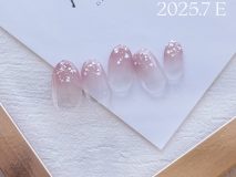 ★定額Eコース ジェル￥7,700 （ご新規様20%オフ￥6,160） Paraジェル￥9,350 （ご新規様20%オフ￥7,480）